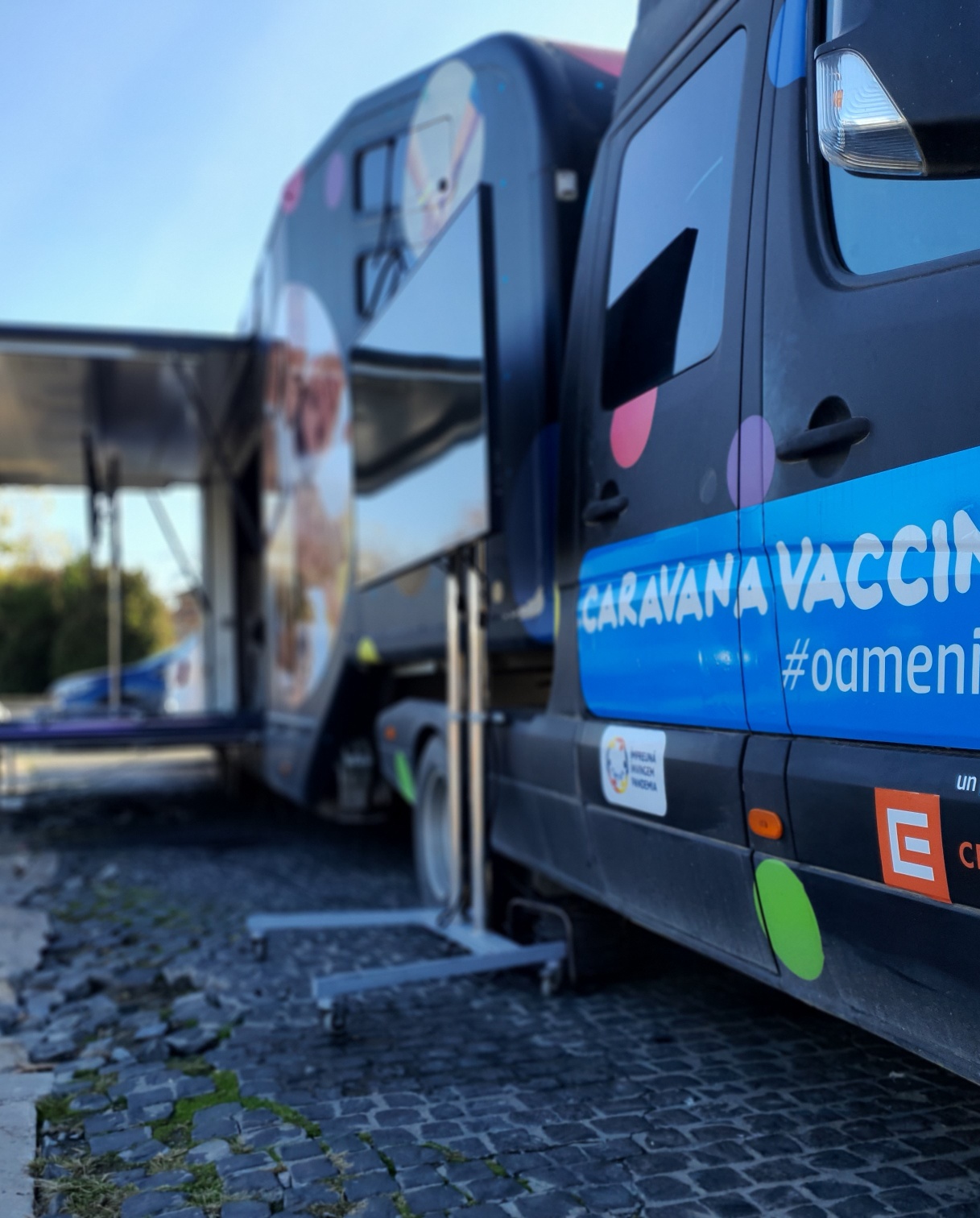 Caravana Vaccinarii oamenicamine